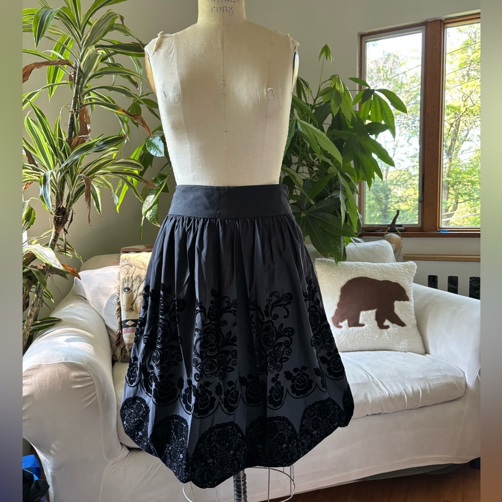 GRACE ELEMENTS vintage black flocked-velvet bubble skirt! FAB & FUN! Size 4!